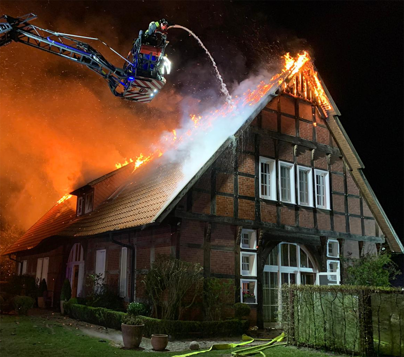 Life Magazin, Nach Flammeninferno: Familie steht vor dem Nichts, Feuerwehr, Markus Scherer,